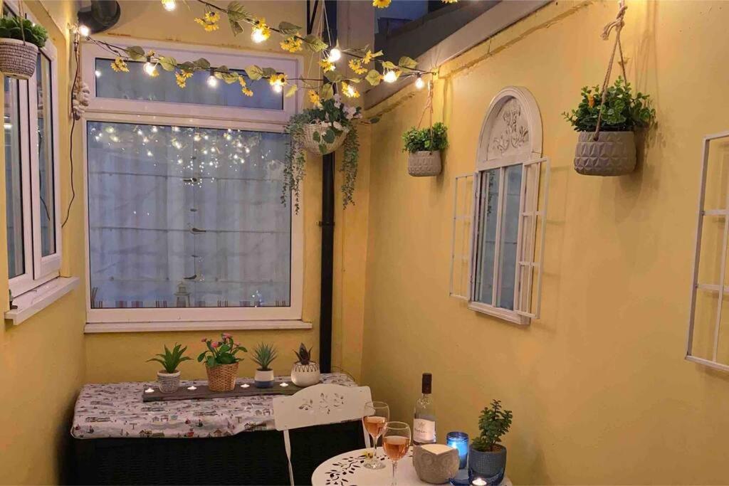 Lilly'S Cottage, Filey, Sleeps 8 Екстериор снимка