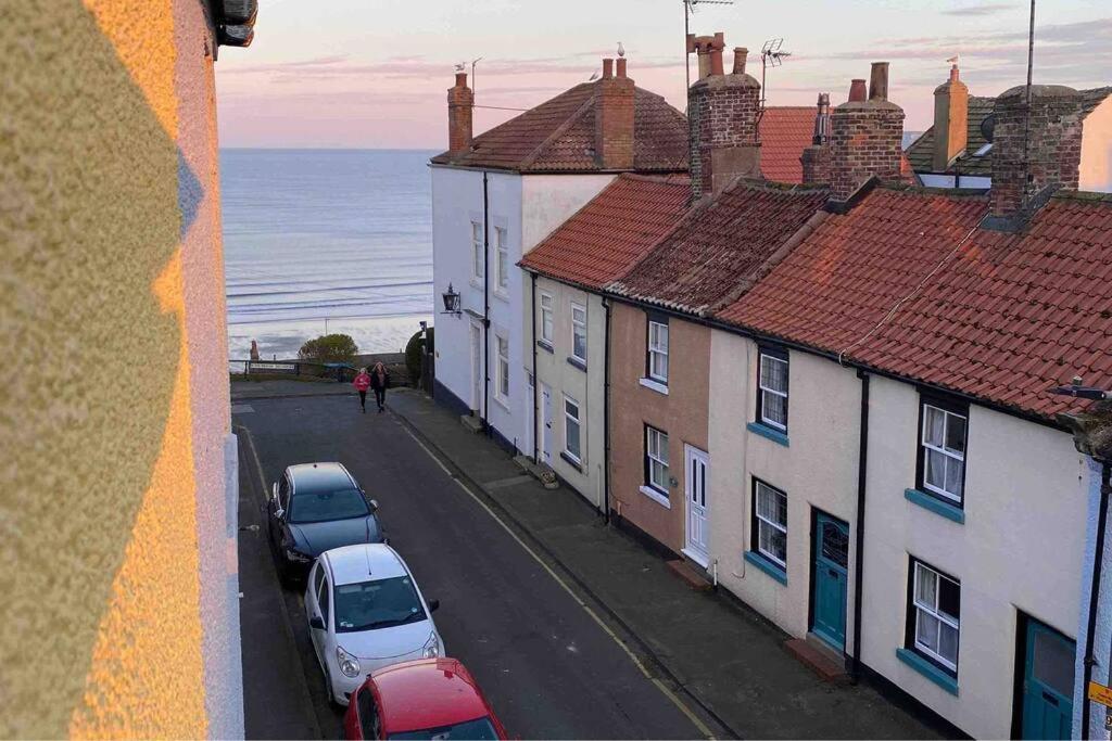 Lilly'S Cottage, Filey, Sleeps 8 Екстериор снимка
